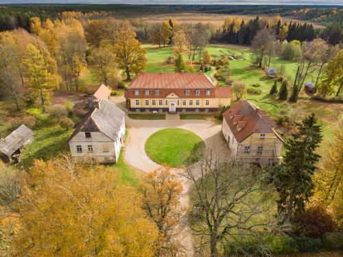 外部景觀, Oleru muiža (Oleru muiza) in 瓦爾米耶拉