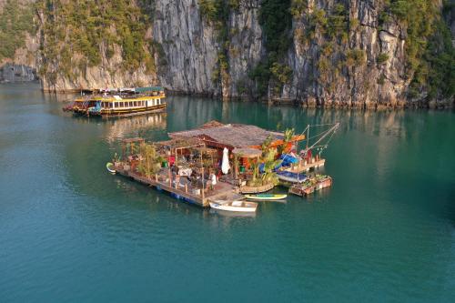 Attractions, Lan Ha Floating Homestay in Ben Beo