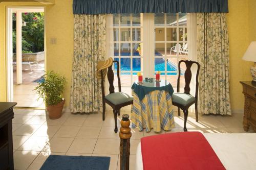 Polkerris Bed & Breakfast The 3-star Polkerris Bed & Breakfast offers comfort and convenience whether youre on business or holiday in Trelawny. The hotel has everything you need for a comfortable stay. Airport transfer, share