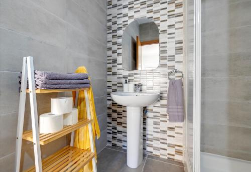 Central Sliema 3-Bedroom Retreat by Buena Vista - image 2