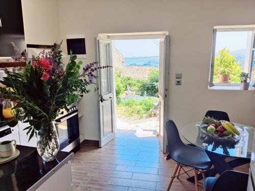 Corfu sea view house - Live in Corfu like a local!