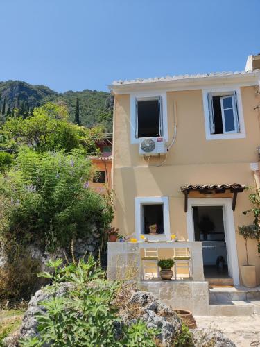 Corfu sea view house - Live in Corfu like a local!