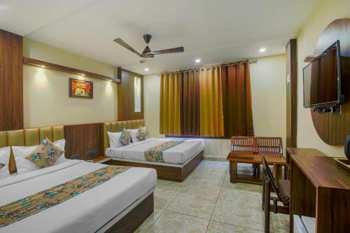 Family Room image 4