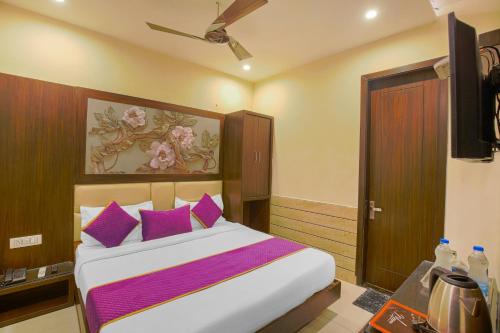 Standard Double Room image 2