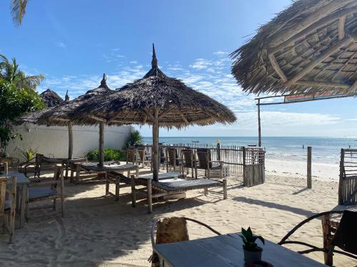 Bahari Beach Bungalows Zanzibar