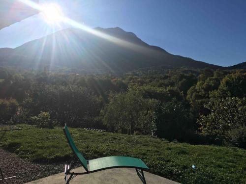 Gîte «&nbsp;Le Faucon pèlerin&nbsp;» Vue magnifique au calme (Gite «&nbsp;Le Faucon pelerin&nbsp;» Vue magnifique au calme) in Saint-Vincent-les-Forts