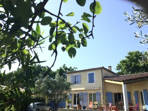 Belle villa avec une piscine - Location, gîte - Clarensac