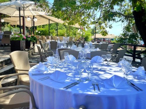 Hotel Metropol – Metropol Lake Resort in Dolno Konjsko