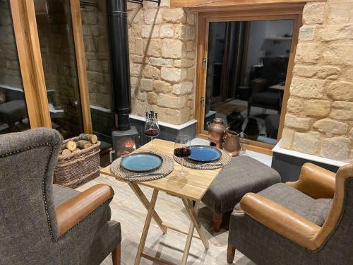 設施, The Cow Shed - Rural Barn Conversion with Hot Tub in 小伯份