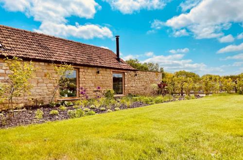 The Cow Shed - Rural Barn Conversion with Hot Tub - Manthorpe