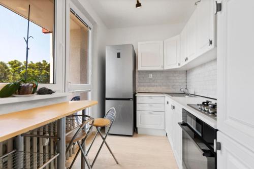 Apartment 20 minutes from city center w Netflix, Coffee or Tea & Parking, Братислава (фото 5)