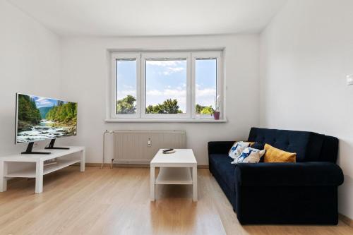 Apartment 20 minutes from city center w Netflix, Coffee or Tea & Parking, Братислава (фото 4)