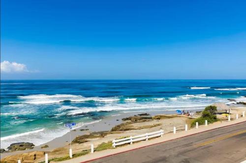 Sea Gem Beachfront Condo in famous Windansea in San Diego, USA