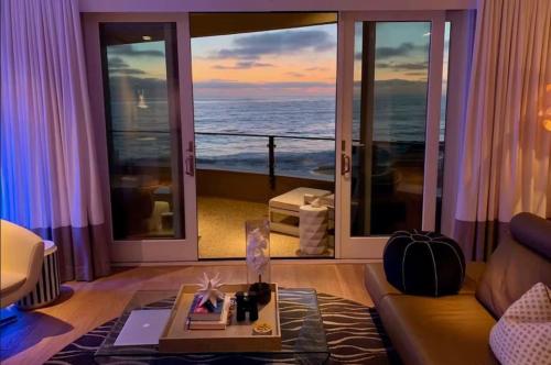 Sea Gem Beachfront Condo in famous Windansea in San Diego, USA