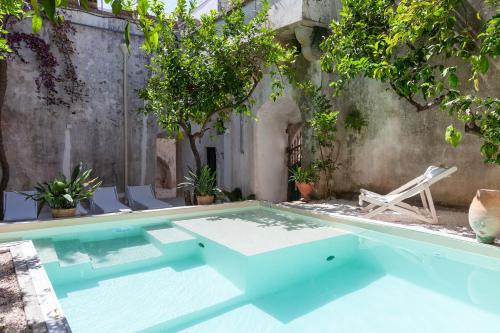  Palazzo storico con piscina nel borgo antico m600 in Corigliano dʼOtranto