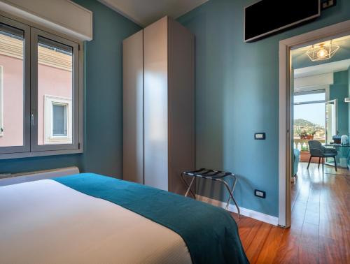 Junior Suite with Sea View image 10