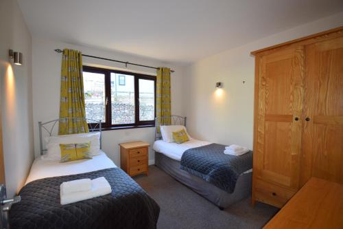 Beckside Cottage - image 12