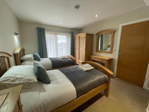 Redwood Lodge - image 2