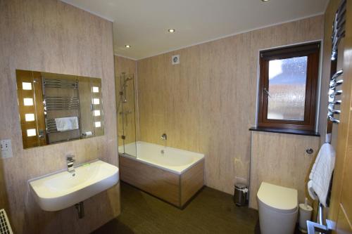 Aikbeck Lodge - image 13