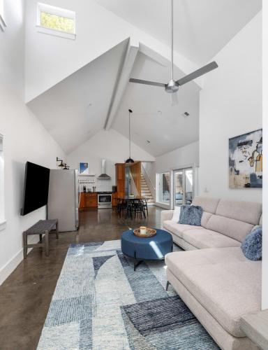 The Polygon Park Circle Mins to Dwtn and Beach The Polygon Park Circle Mins to Dwtn and Beach