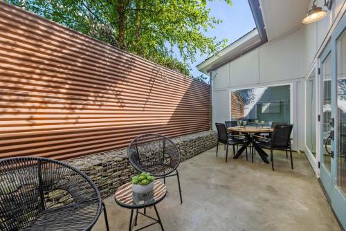 The Polygon Park Circle Mins to Dwtn and Beach The Polygon Park Circle Mins to Dwtn and Beach