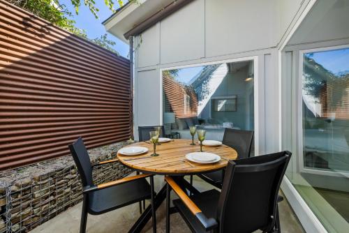 The Polygon Park Circle Mins to Dwtn and Beach The Polygon Park Circle Mins to Dwtn and Beach