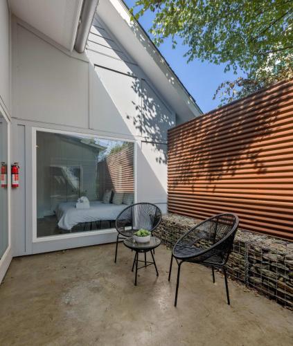 The Polygon Park Circle Mins to Dwtn and Beach The Polygon Park Circle Mins to Dwtn and Beach