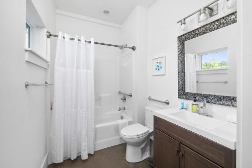 The Polygon Park Circle Mins to Dwtn and Beach The Polygon Park Circle Mins to Dwtn and Beach