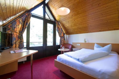 1 twin bed