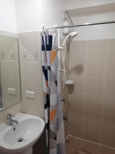 Roxas Blvd Stunning Studio Condo Near US Embassy Room Type - Studio