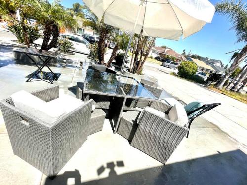 STUDIO-Beach-LAX SPC-X- EL-SEGUNDO-AIR-FORCEBASE in Inglewood, USA