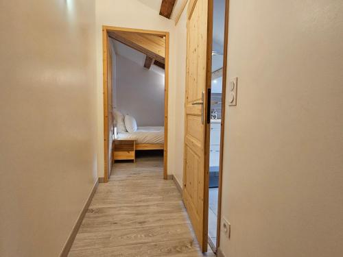Cozy, quiet apartment in town center - near Geneva, Annecy, Chamonix, Lac Léman