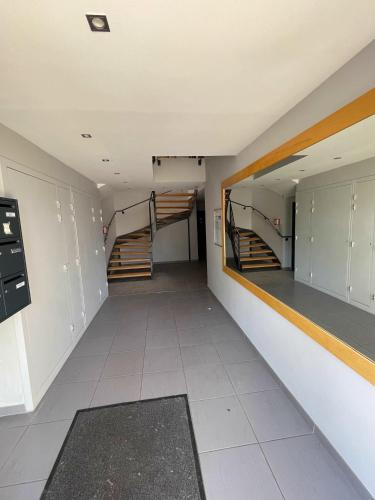 Entrance, T1/ terrasse /proche centre Lyon in La Mulatière