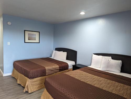 BEST MOTEL on Historic Route 66 Barstow - image 5