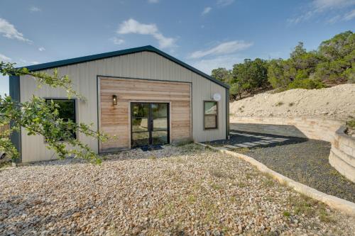 Fire Pit and Deck Secluded Dripping Springs Retreat