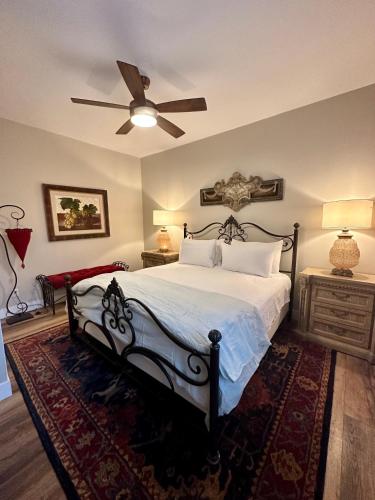 Bisbee Brownstone Suites - image 11
