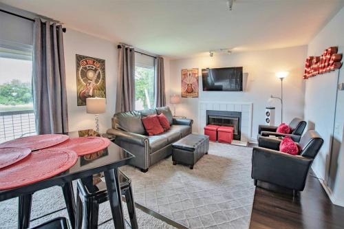 NEW LISTING! GORGEOUS Downtown Nashville Walk to ALL On the RIVER #3 in Nashville, USA