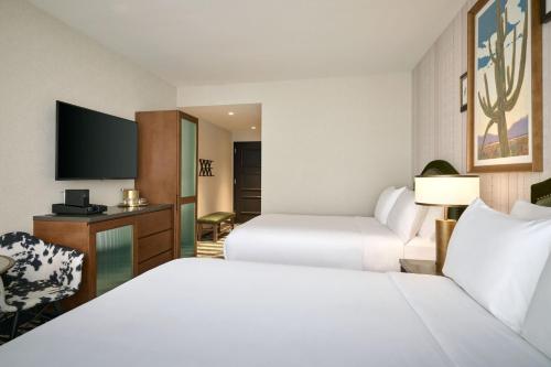 Queen Room - High Floor