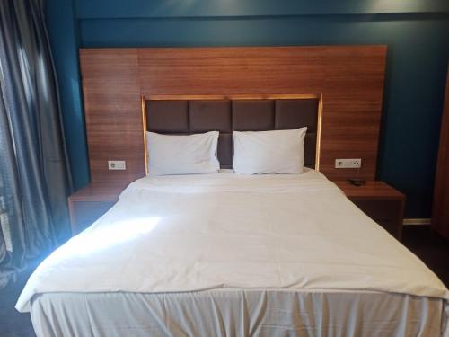 Elite brand - image 8