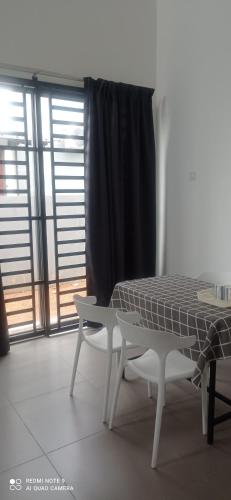 MUSLlM only WIFI 3 aircond room Tulip Homestay Hospital Sultanah Bahiyah in ลังการ์