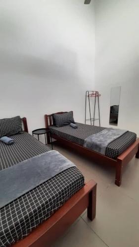 ห้องพัก, MUSLlM only WIFI 3 aircond room Tulip Homestay Hospital Sultanah Bahiyah in ลังการ์