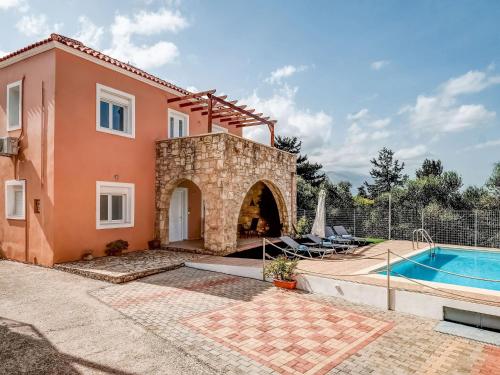 Luxury Villa in Kalamitsi Alexandrou