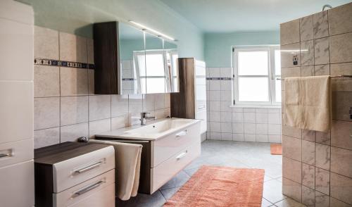 Fürdőszoba, Ferienwohnung Familie Hartinger in Riegersburg
