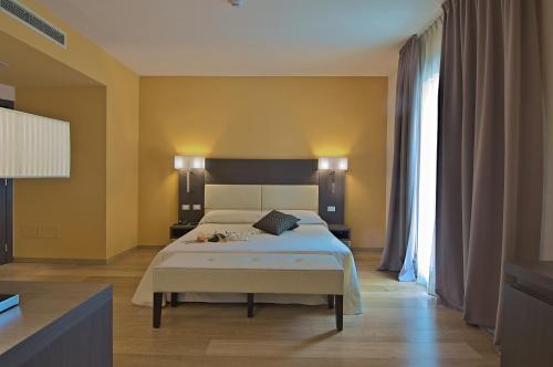 4 twin beds