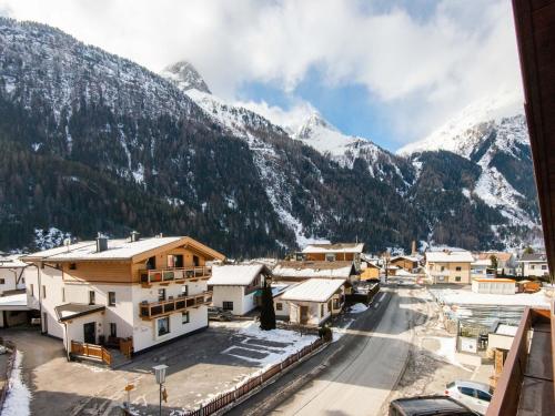 Mountain view chalet in Langenfeld with balcony