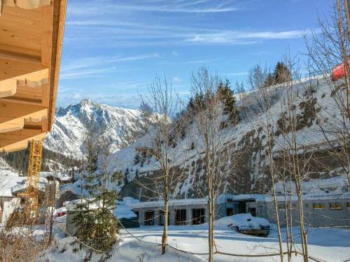 Mountain view chalet in Langenfeld with balcony