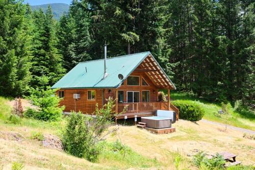 Mountain View Cabin, Hot Tub at White Pass, Mt Rainier National Park