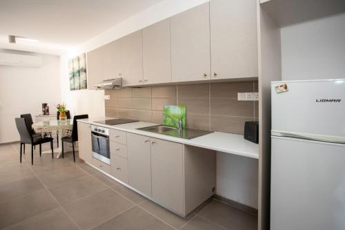 Konyha, Costas Apartments in Polis
