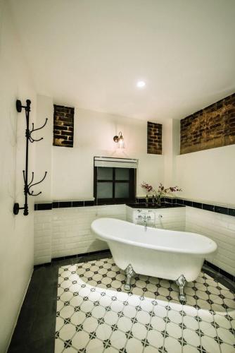 Bathroom, Botanica Mansion Balik Pulau in Balik Pulau