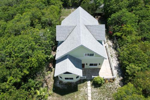 Hidden Gem Exuma - KING BED master suite and central air